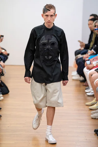 Look 48